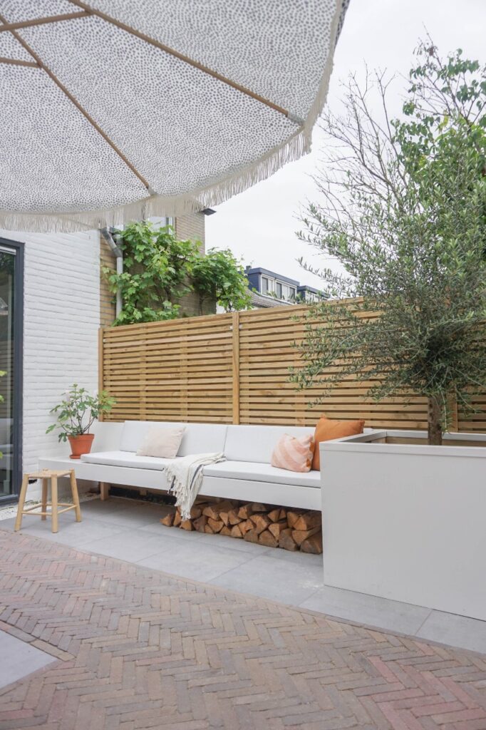 zwevende bank tuin