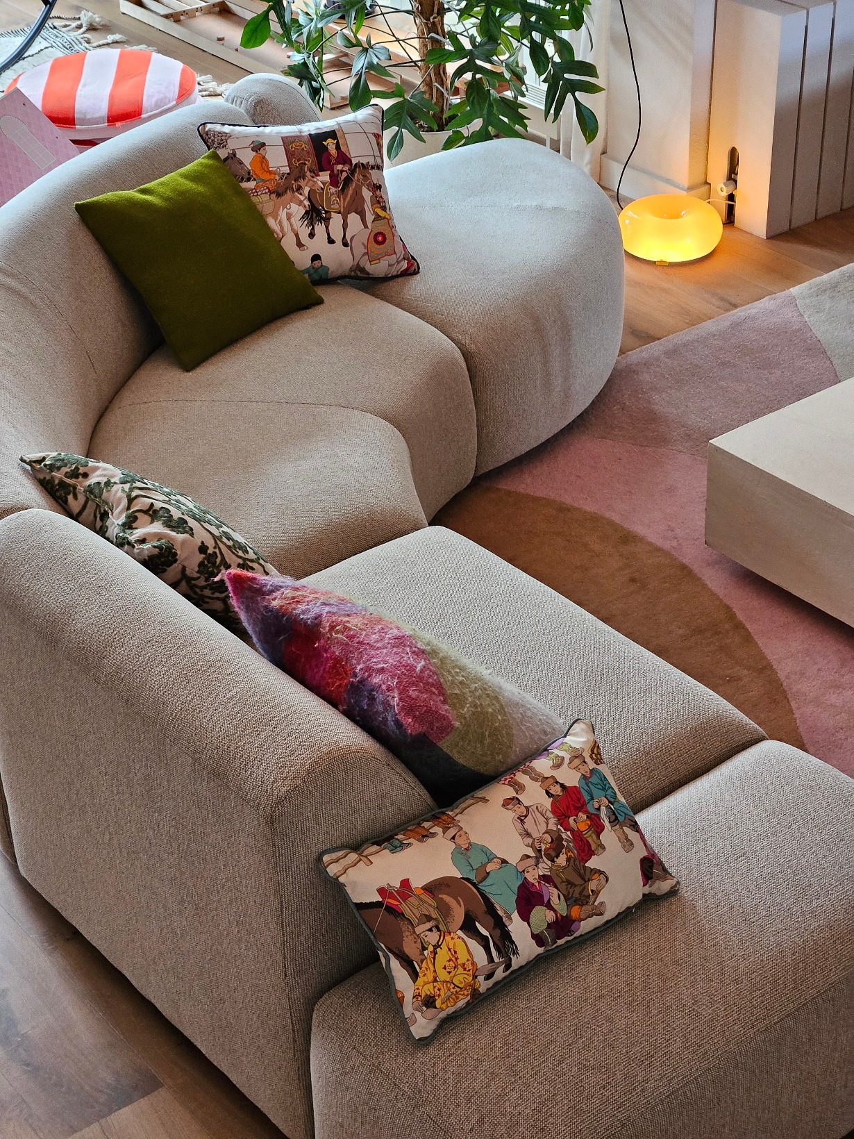 001117379 the.yellow.floor 5